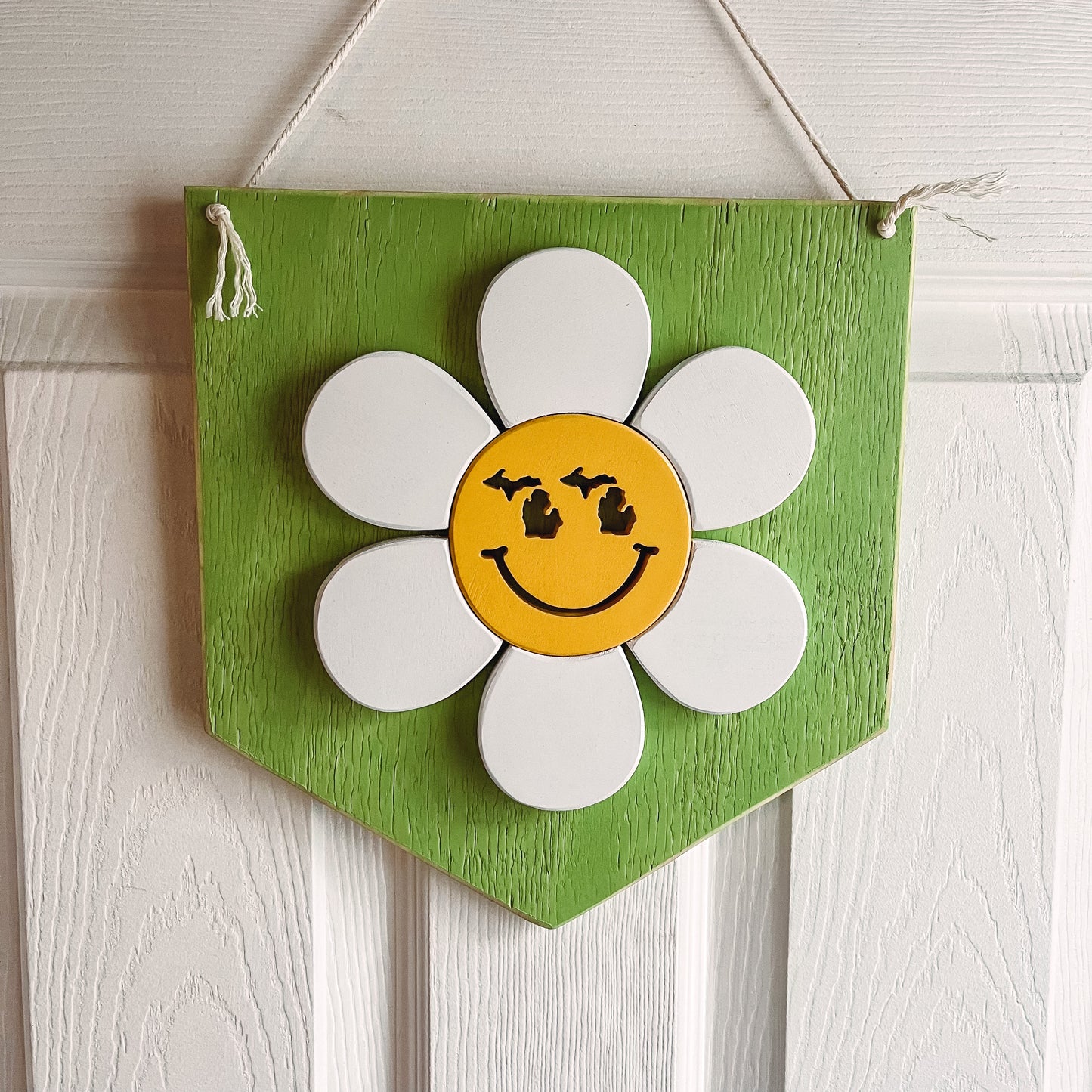 Michigan Daisy Hanger