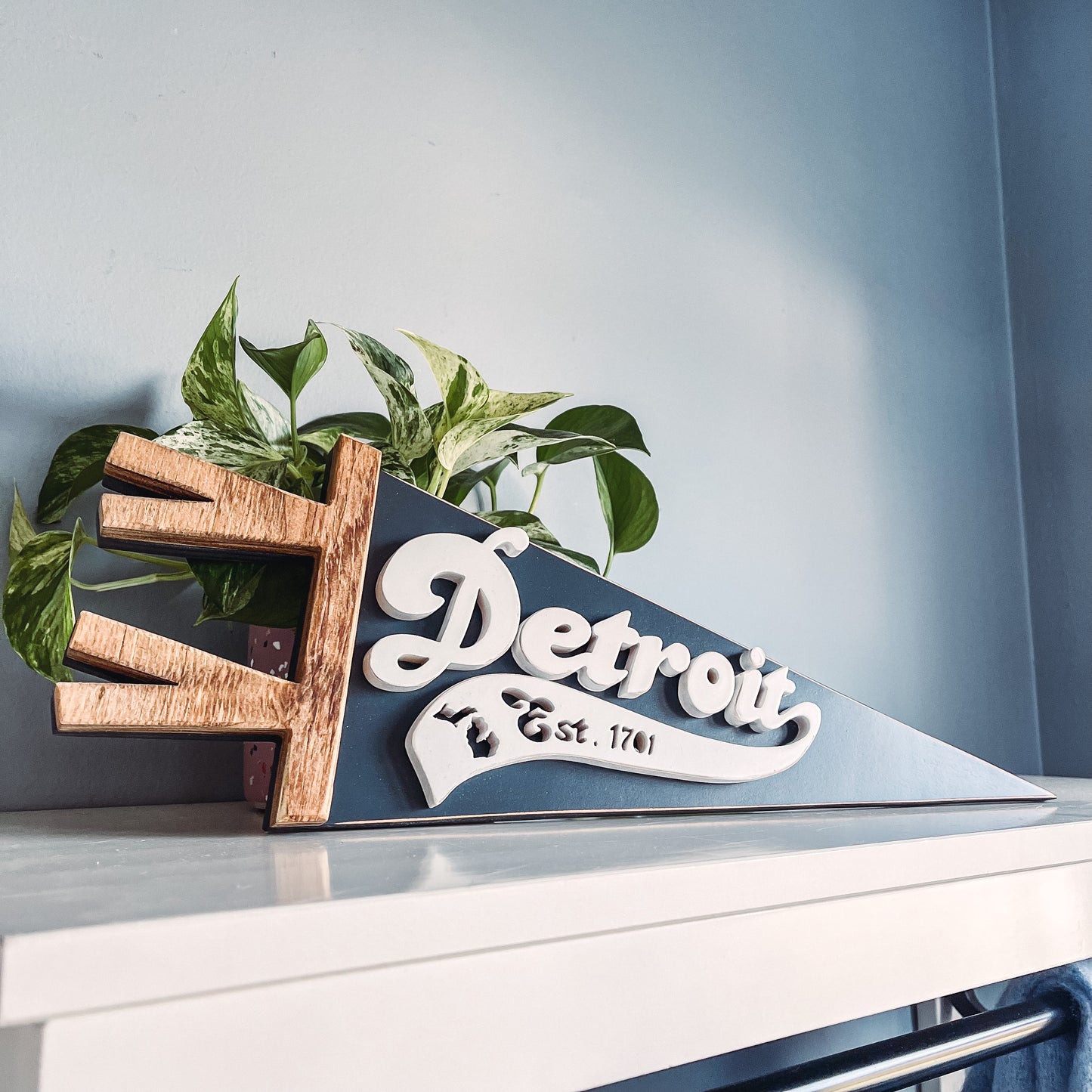 Detroit Pennant sign