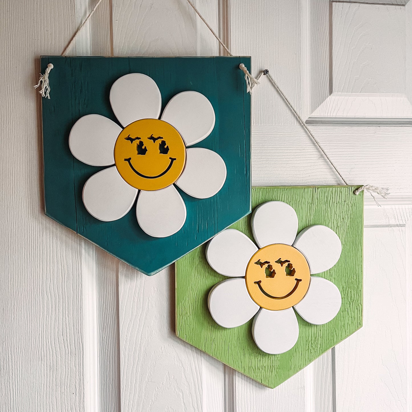 Michigan Daisy Hanger