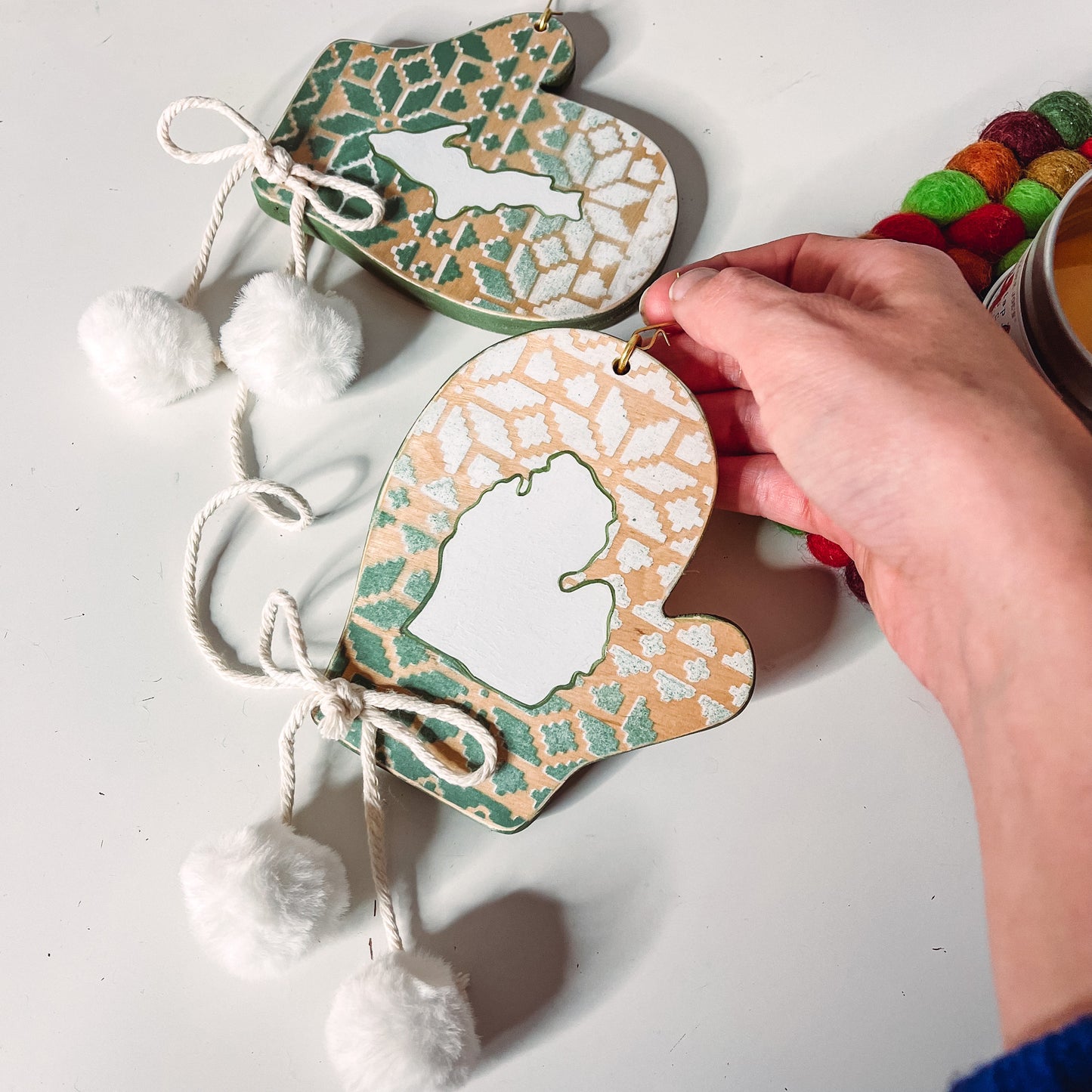Green mini mitten Ornament