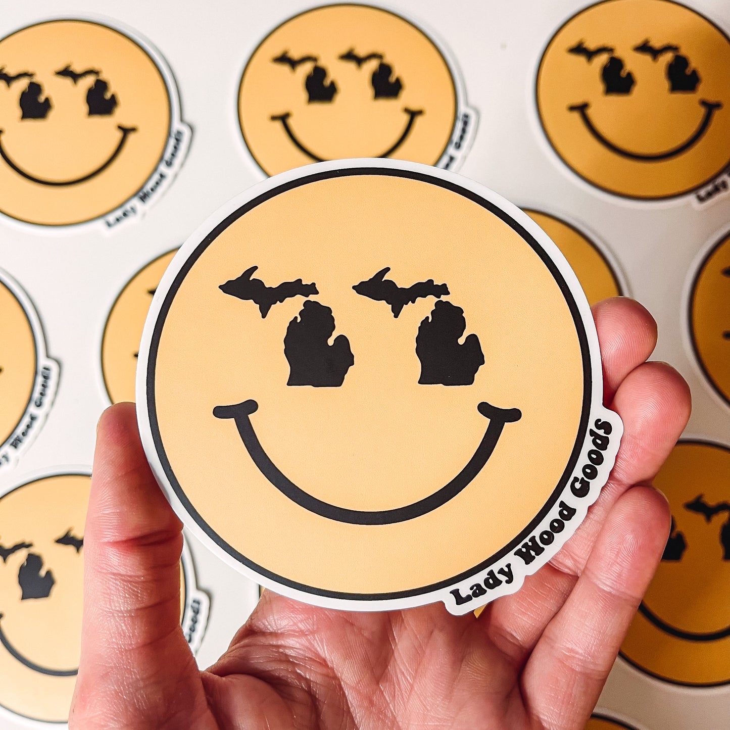 Michi-smiley sticker