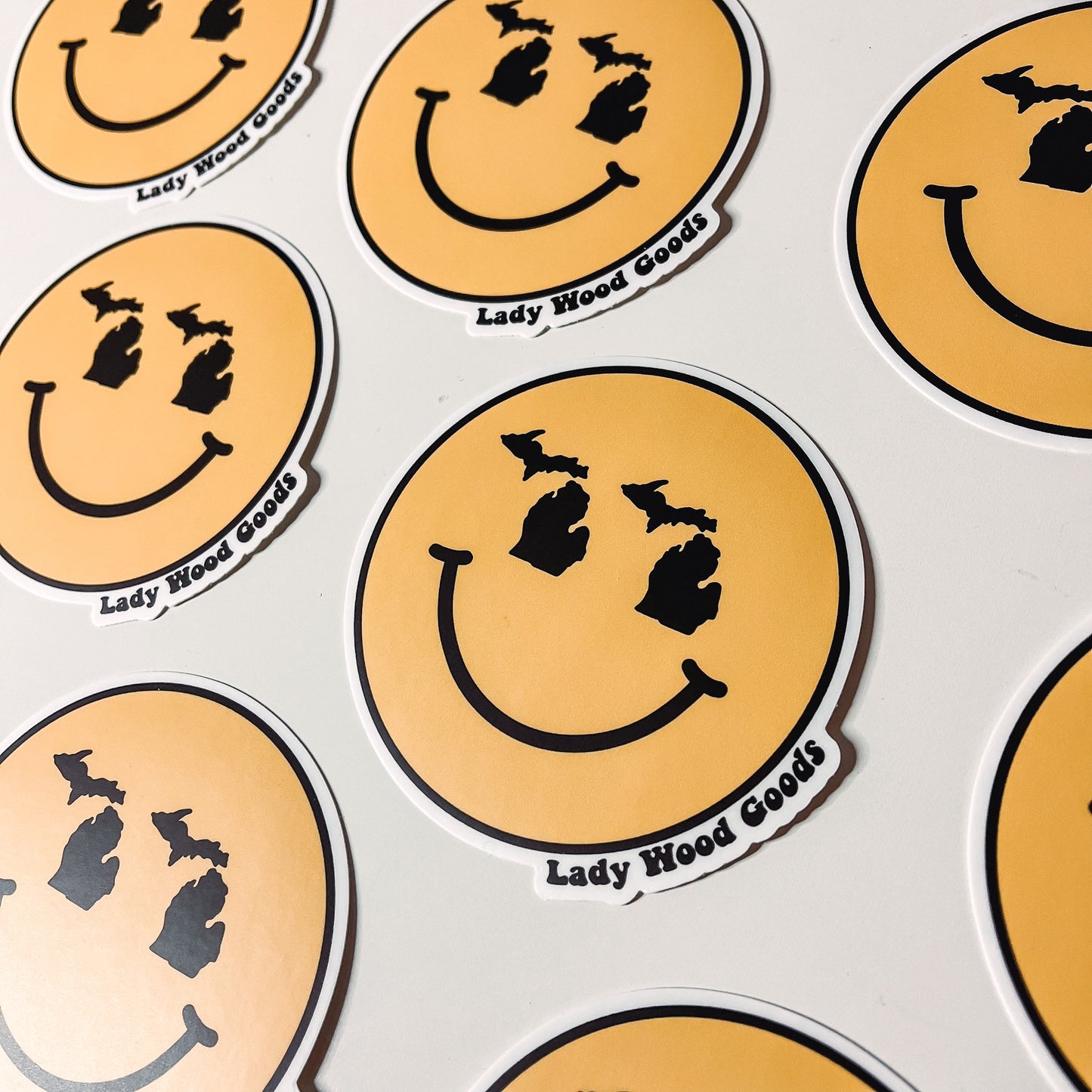 Michi-smiley sticker